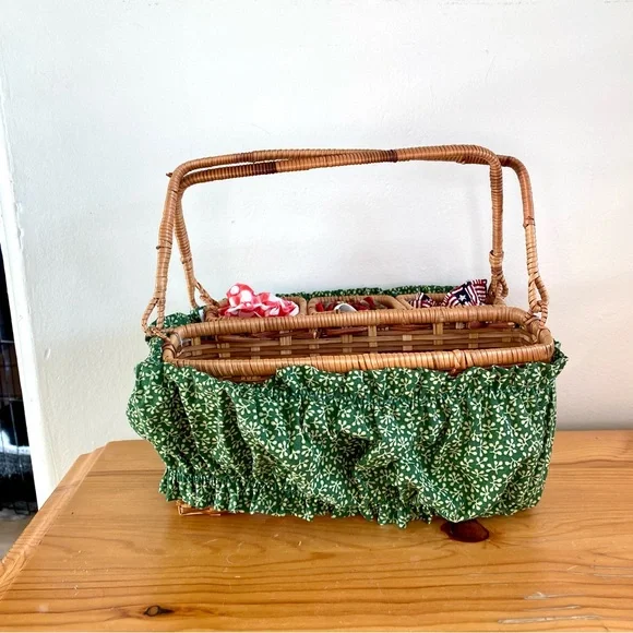 Vintage Wicker Basket Utensil Napkin Holder Picnic Outdoors 4 Handmade - Picture 3 of 9